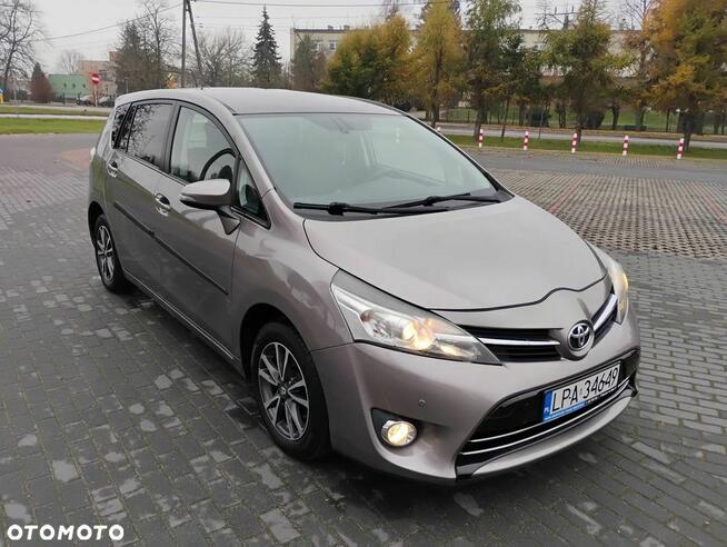 Toyota Verso 1.8 Benzyna, Premium 2015r, 111550km. PANORAMA Parczew - zdjęcie 2