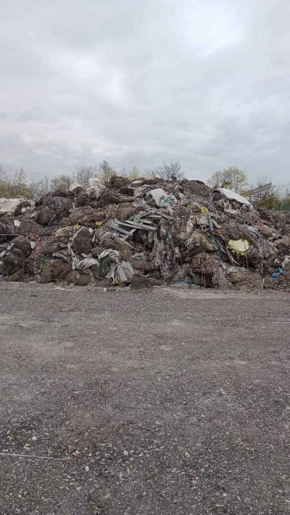 Oddam za darmo folię , tworzywa sztuczne Brzeg - zdjęcie 1