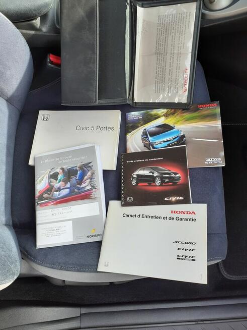 Honda Civic VIII 2.2i-CTDi Executive Wałdowo Szlacheckie - zdjęcie 11