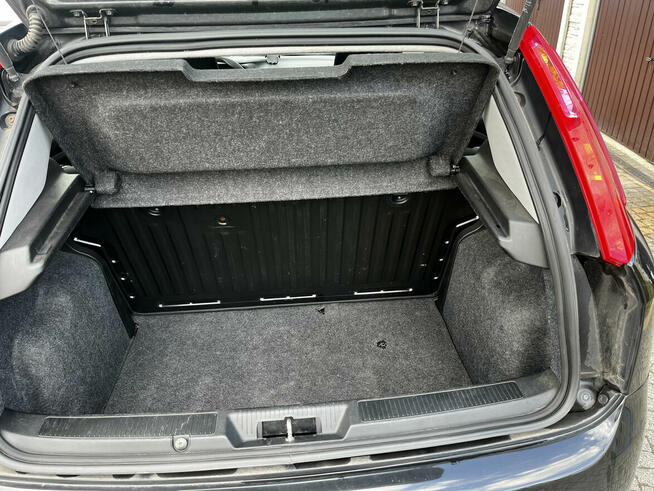 Fiat Punto Grande 2010 1.2 Benzyna Niski Przebieg Łódź - zdjęcie 3