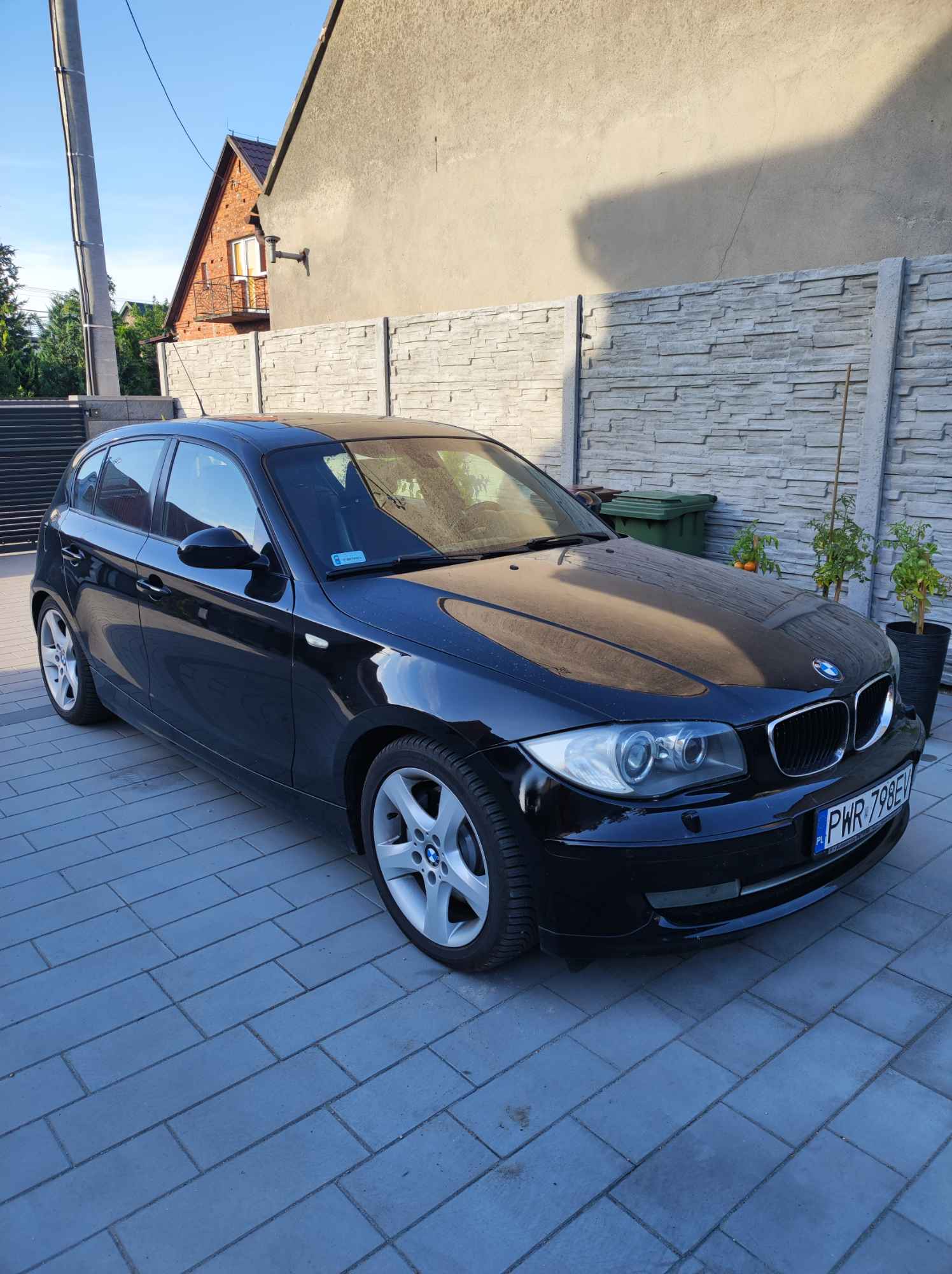 Udział wielkości ½ w prawie własności samochodu BMW 123D Stare Miasto - zdjęcie 1