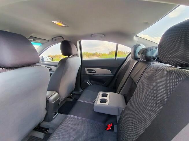 Chevrolet Cruze 1,8 140KM*Sedan* Harklowa - zdjęcie 9