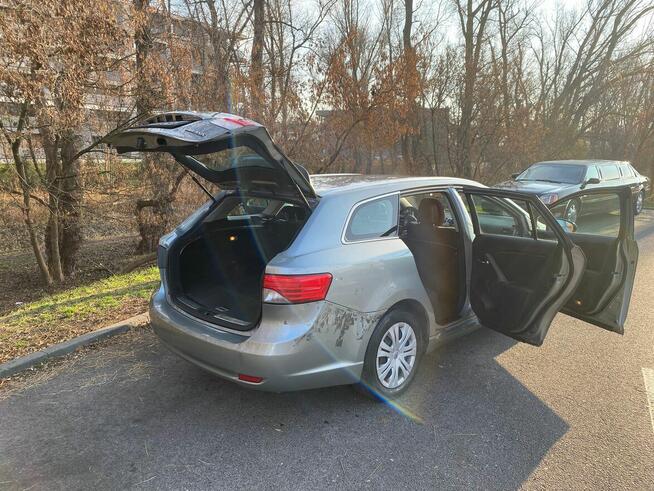 Toyota Avensis 2.0 D-4D kombi 2013 Śródmieście - zdjęcie 3