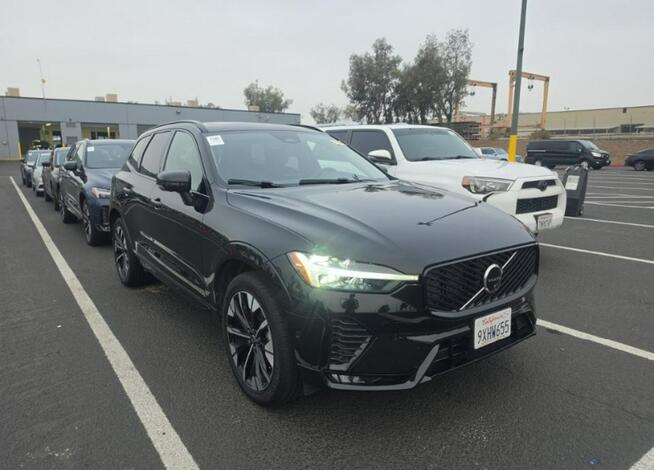 Volvo XC 60 Bogata wersja wyposażenia / AWD / B5 Chwaszczyno - zdjęcie 3
