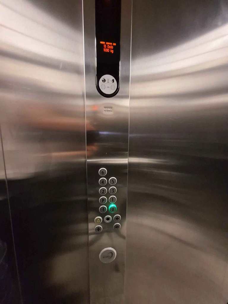 Miejsce Postojowe (17m2) okolice Dworca Głównego (Wrocław) Krzyki - zdjęcie 9