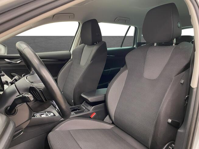 Skoda Octavia 2.0 TDI Ambition DSG Kombi Warszawa - zdjęcie 10