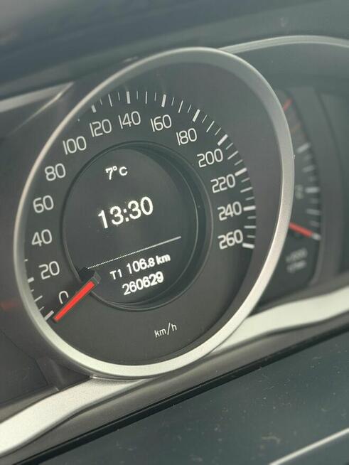 Sprzedam Volvo v60 DIESEL silnik 2D rok 2016,dobrym wyposaż, Taciszów - zdjęcie 10