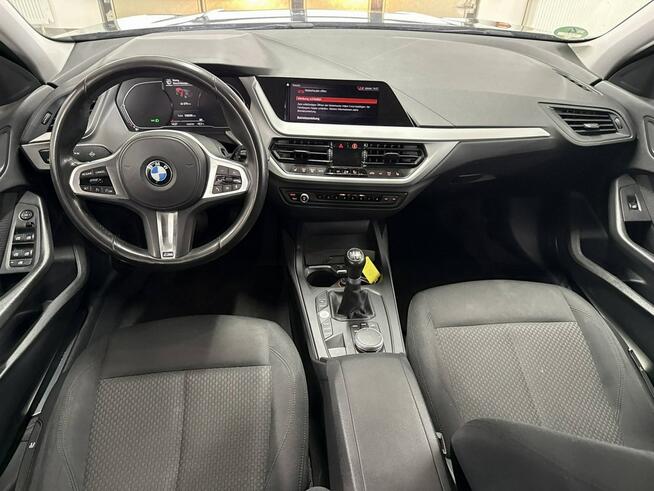 BMW 118i Advantage 140km NAVI klima PDC serwis BEZWYPADEK 2020 Tychy - zdjęcie 2