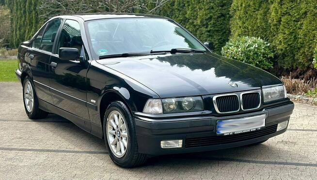 BMW 318i e36 Lift Sedan Comfort Klimatronik NiskiPrzebieg Super Stan Wrocław - zdjęcie 3