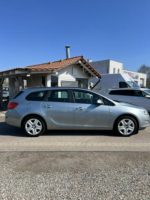 Opel Astra Sports Tourer Słupsk - zdjęcie 2