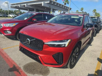 Volvo XC 60 Bogata wersja wyposażenia / AWD / T8 / niski przebieg