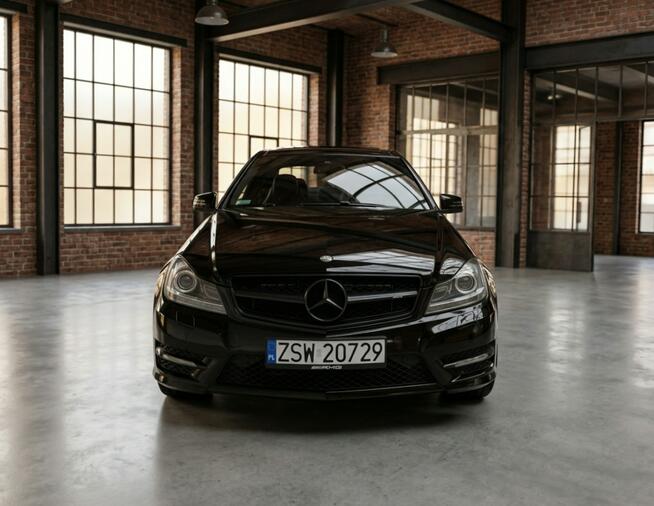 Mercedes C 350 AMG Line gwint alu 19 full opcja Rok Gwarancji Kraków - zdjęcie 2