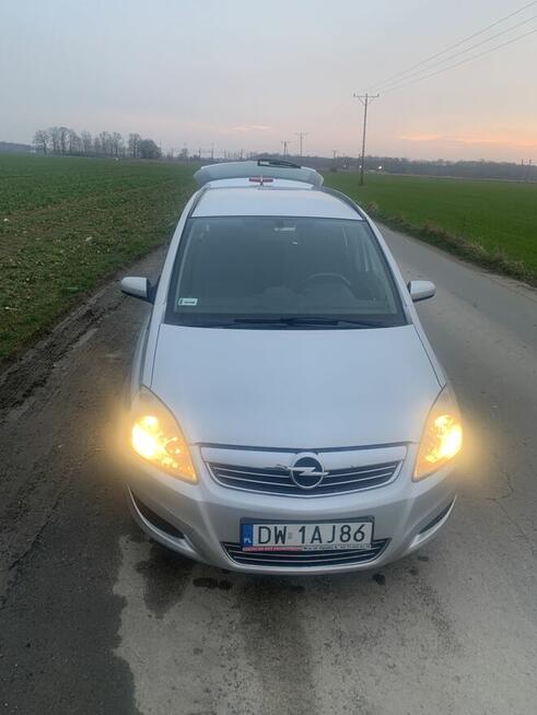 Sprzedam Opel Zafira B Fabryczna - zdjęcie 1