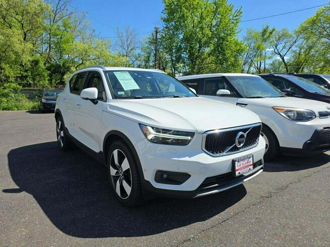 Volvo XC 40 AWD / Momentum / niski przebieg Tarnów - zdjęcie 2