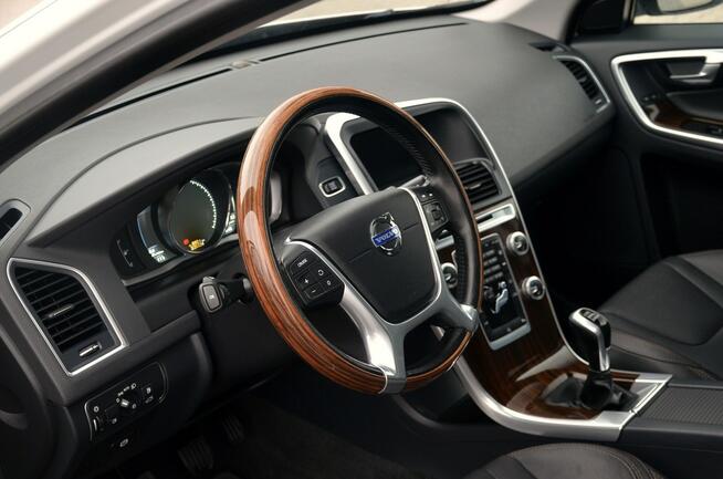 Volvo XC 60 2,0d4*181KM*LED*Xenon*Navi*Kamera*Panorama*Manual*Hak Ostrów Mazowiecka - zdjęcie 12