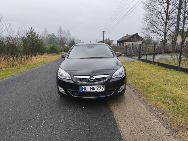 Opel Astra J 1.4 Benzyna Klima Tempomat Grzane Fotele z Niem Kłobuck - zdjęcie 2