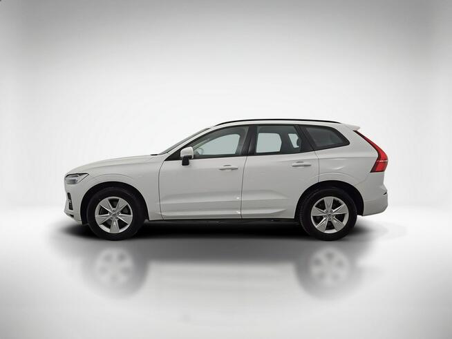 Volvo XC 60 B4 B Essential aut ! Z Polskiego Salonu ! Faktura Vat ! Warszawa - zdjęcie 2