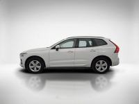 Volvo XC 60 B4 B Essential aut ! Z Polskiego Salonu ! Faktura Vat ! Warszawa - zdjęcie 2