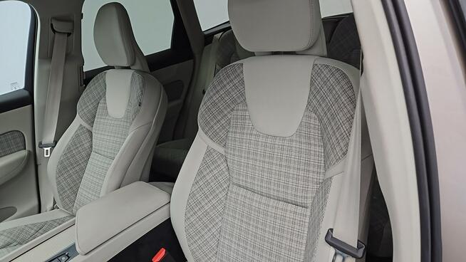 Volvo XC 60 2.0 Core 2WD ! Z Polskiego Salonu ! Faktura VAT ! Warszawa - zdjęcie 11