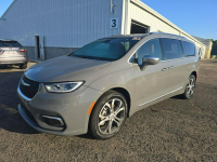 Chrysler Pacifica PINNACLE / AWD / niski przebieg