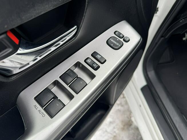 Toyota Prius+ 1.8 HSD 136KM 7 osób Full LED Serwis Bezwypadkowy Otwock Mały - zdjęcie 9