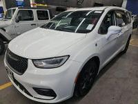 Chrysler Pacifica LIMITED / Wersja S / Kanada / niski przebieg