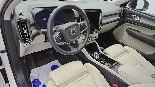 Volvo XC 40 B4 Plus Dark aut ! Z Polskiego Salonu ! Faktura VAT ! Warszawa - zdjęcie 9