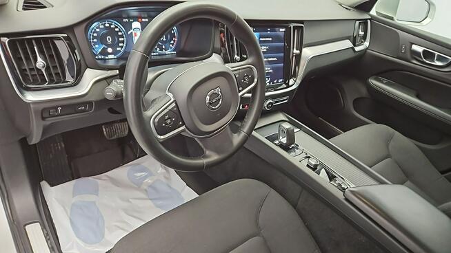 Volvo V60 B3 B Momentum Pro aut ! Z Polskiego Salonu ! Faktura Vat ! Warszawa - zdjęcie 9