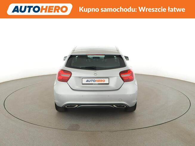 Mercedes A 180 automat półskóra full LED navi tempomat grzane fotele Warszawa - zdjęcie 6