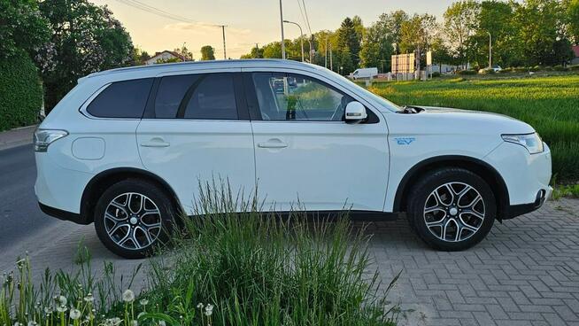 Mitsubishi Outlander ELEKTYK + Benzyna Napęd 4×4  skóra kamera cofania Płock - zdjęcie 9