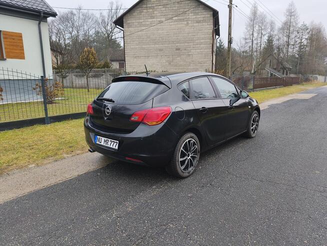 Opel Astra J 1.4 Benzyna Klima Tempomat Grzane Fotele z Niem Kłobuck - zdjęcie 1