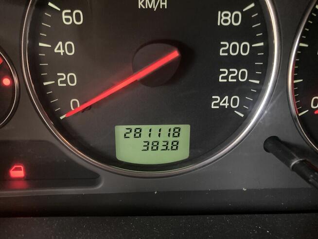 Volvo V40 1,8 benzyna 2004, którym jeździł Lewandowski Ursynów - zdjęcie 12