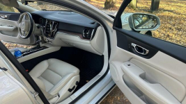 VOLVO S60 2.0 benzyna 310 KM. AWD Momentum Pro Legionowo - zdjęcie 10