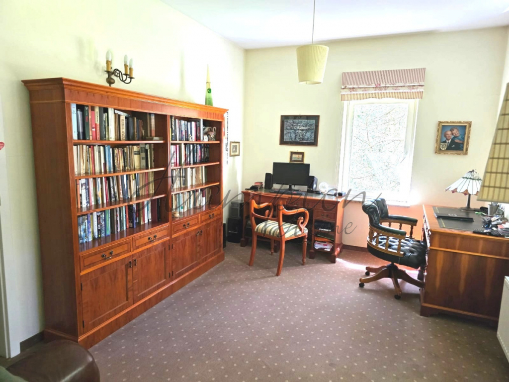 Z potencjałem dom, 4400 działka, duży garaż Strzeniówka - zdjęcie 10