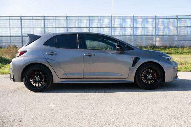 Toyota GR COROLLA CIRCUIT EDITION, 1.6 Turbo, 305 KM, 2023 Warszawa - zdjęcie 9