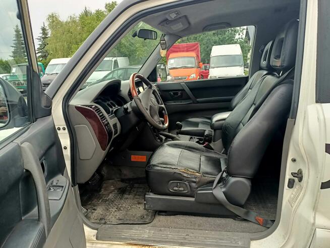 Mitsubishi Pajero 3.2DiD  00r 4x4 Brzozówka - zdjęcie 5