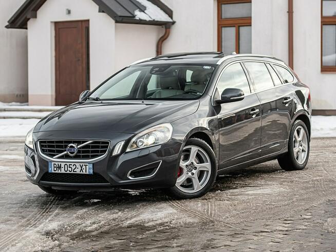 Volvo V60 1.6T 180KM Summum ! Full Opcja Super Stan ! Opłacone ! Zwoleń - zdjęcie 12