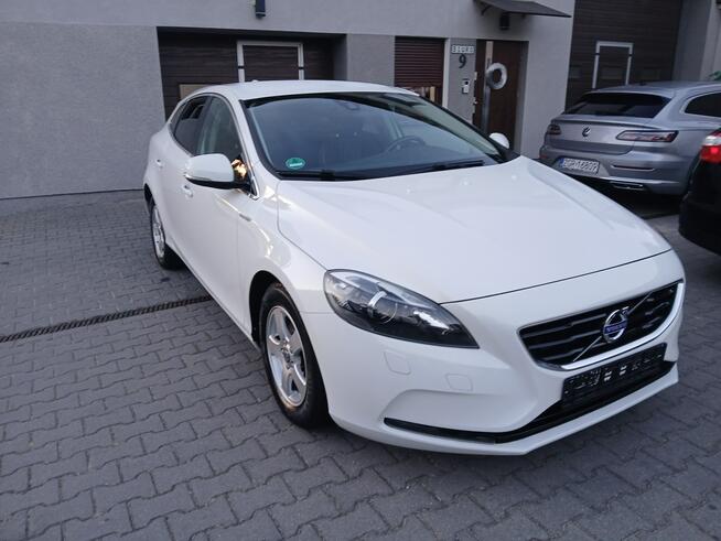 Volvo V40 1.6HDI alufelgi tempomat klimatronik czujniki stan BDB Gryfino - zdjęcie 2