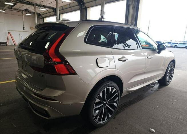 Volvo XC 60 Najwyższa wersja wyposażenia ULTRA / AWD / B5 Cieszyn - zdjęcie 4