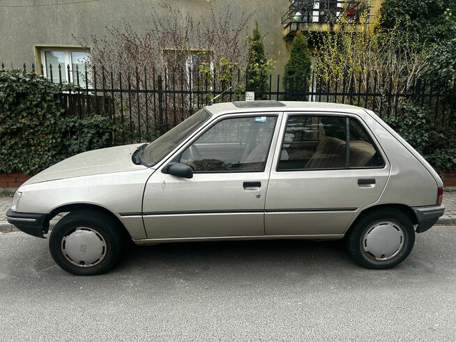 Samochód osobowy Peugeot 205, Hatchback, Zabytkowy Warszawa - zdjęcie 1
