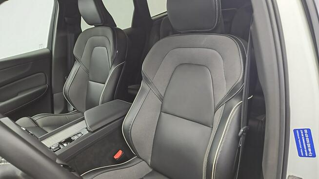 Volvo XC 60 R-Design aut ! Z Polskiego Salonu ! Faktura VAT ! Warszawa - zdjęcie 11