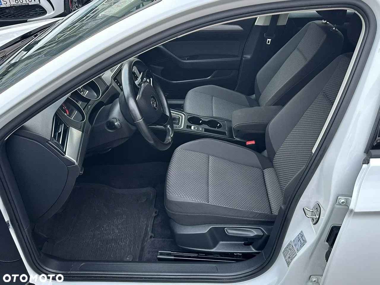 Volkswagen Passat 1.4 TSI ACT Trendline DSG 2018  103708 km Benzyna Tychy - zdjęcie 7