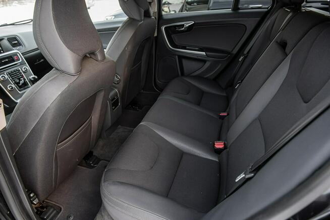 Volvo V60 R-Design 2.0d D4 163KM 5 cylindrowy ! Manual ! Super Stan ! Zwoleń - zdjęcie 7