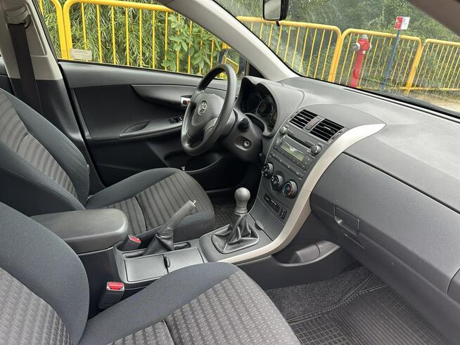 Toyota Corolla 1.6 Benzyna 124KM Niski przebieg Gostyń - zdjęcie 8