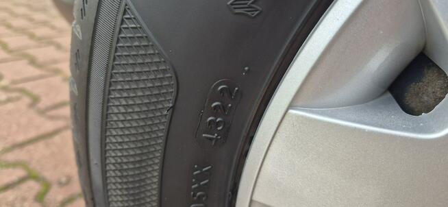 Volkswagen Fox KLIMATYZACJA-BENZYNA-MPI Paproć - zdjęcie 6