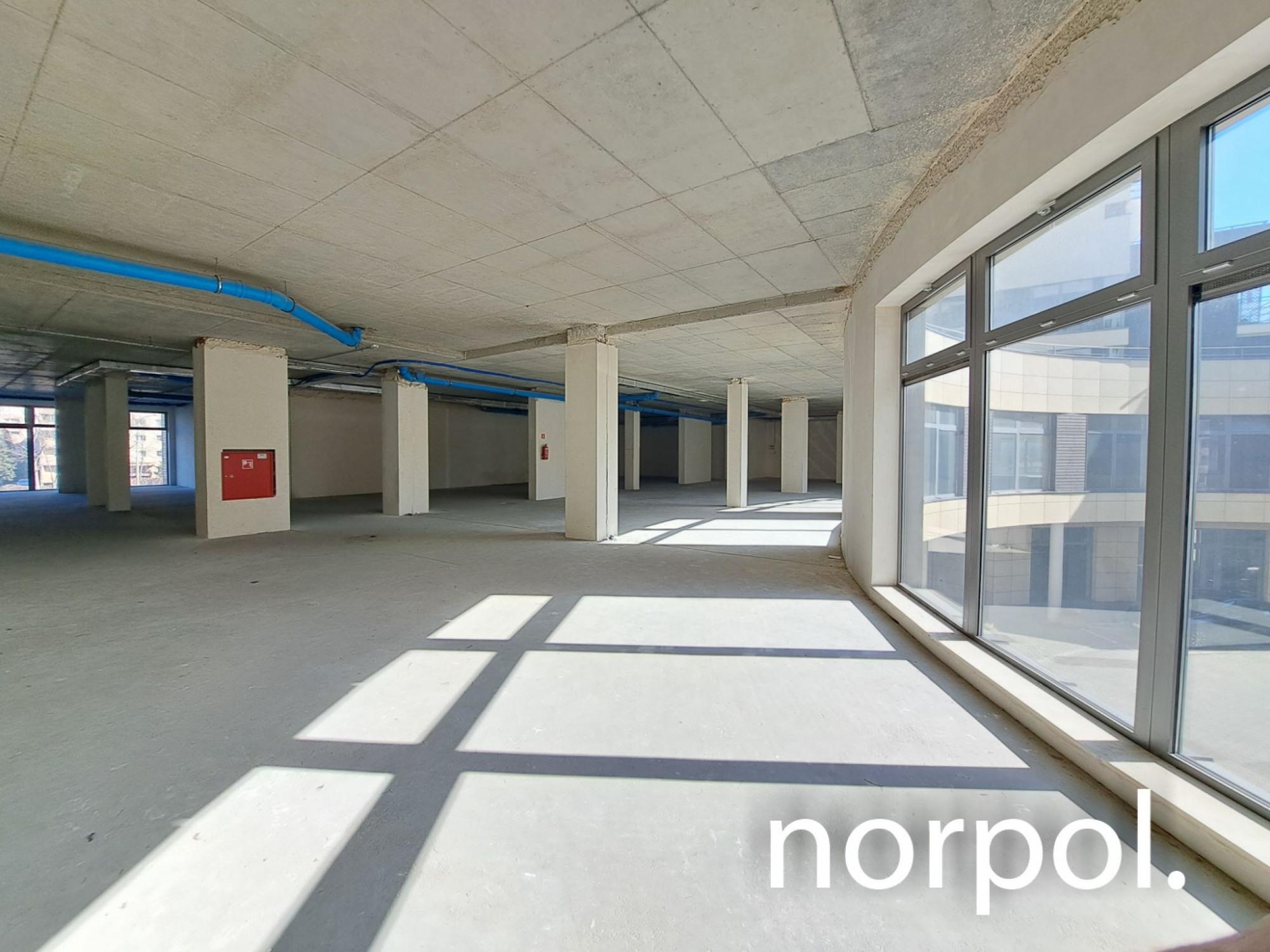 Open space do zaaranżowania w reprezentacyjnym apartamentowcu, os. Kraków - zdjęcie 2