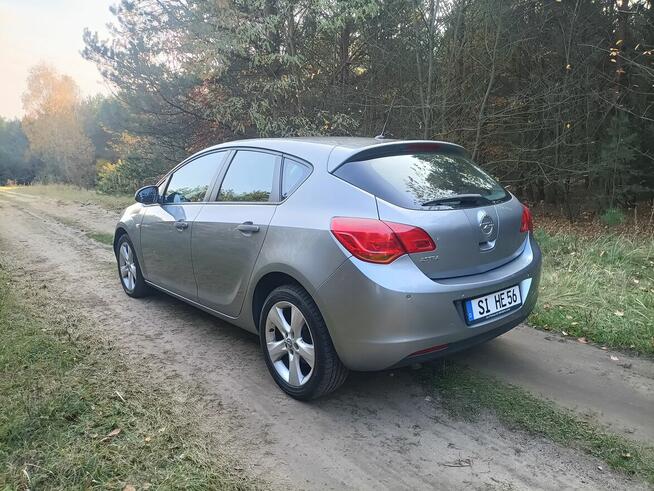 Opel Astra J 1.6 Benzyna 115km Hatchback Klima Alu z Niemiec Kłobuck - zdjęcie 1