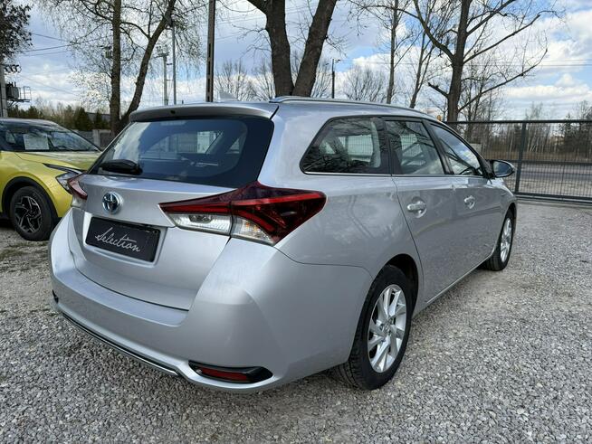 Toyota Auris 1.8 HSD 136KM Serwisowany Bezwypadkowy Kamera Otwock Mały - zdjęcie 4