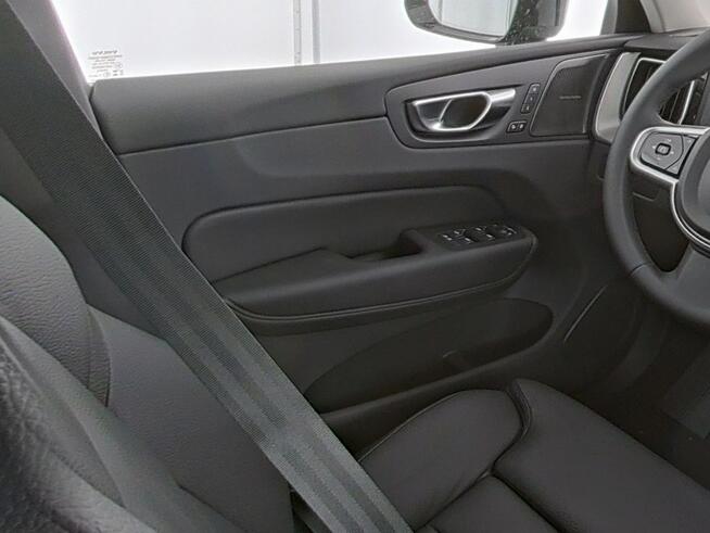 Volvo XC 60 B5(B) AWD Plus Dark MY 2025 Tychy - zdjęcie 12