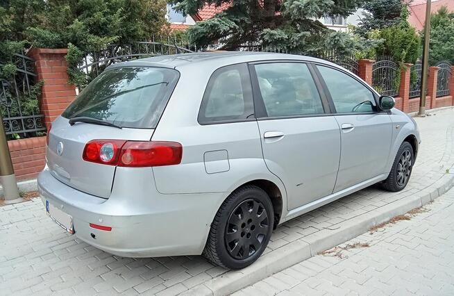 Fiat Croma Kombi   1.9 tdi   2006r Pieszyce - zdjęcie 4